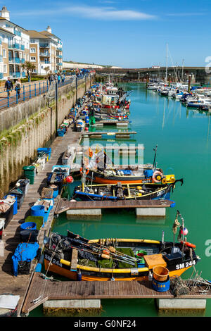 Barche da pesca, Brighton Marina, Brighton, Sussex, Regno Unito Foto Stock