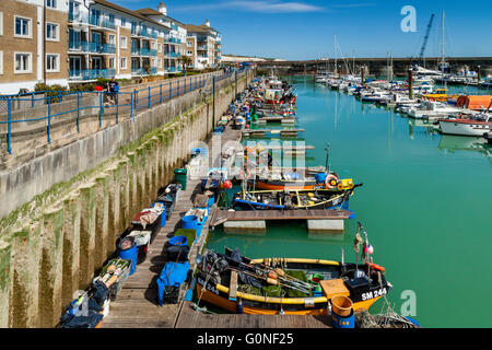 Barche da pesca, Brighton Marina, Brighton, Sussex, Regno Unito Foto Stock