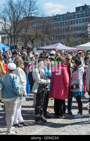 Primo maggio festeggiamenti nella piazza del mercato di Hämeenlinna, Hämeenlinna Finlandia Foto Stock