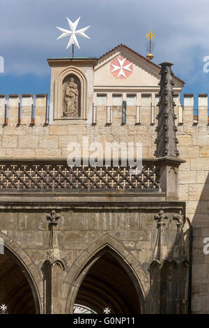 Chiesa della Vergine Maria sotto la catena Praga Repubblica Ceca Foto Stock