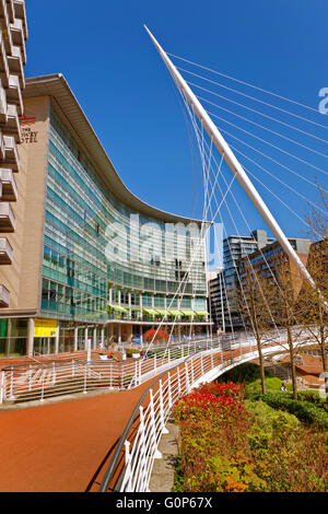 Il Lowry Hotel e la trinità Bridge, città di Salford, Greater Manchester, Inghilterra Foto Stock