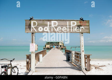 Rod Reel e Pier Anna Maria Island, Florida Foto Stock