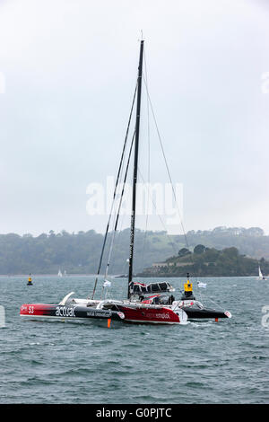 Plymouth, UK. Il 2 maggio, 2016. La Gran Bretagna è Ocean City l'host 2016 Assolo transatlantico Boat Race, Gara attraverso l'Atlantico del Nord, Plymouth, Inghilterra. Transat, più antico a mano singola gara transatlantica, 3000miglia da New York in quasi due settimane. Credito: Barry Bateman / Alamy Live News Foto Stock