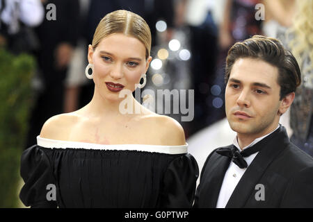 Lea Seydoux e Xavier Dolan frequentando il 'mano x Machina: Moda In un epoca di tecnologia' Costume Institute Gala al Metropolitan Museum of Art il 2 maggio 2016 a New York City. | Utilizzo di tutto il mondo Foto Stock