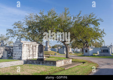 Coloniale classico cimitero francese a New Orleans, Louisiana Foto Stock