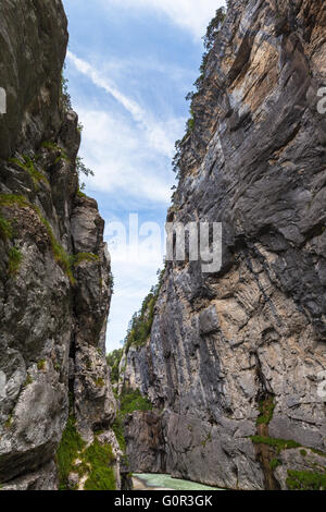 Vista dell'ingresso est di Aare Gorge nella valle di Hasli su Bernesr bernese, Svizzera. Esso è Tra Meiringen e Innertkirc Foto Stock