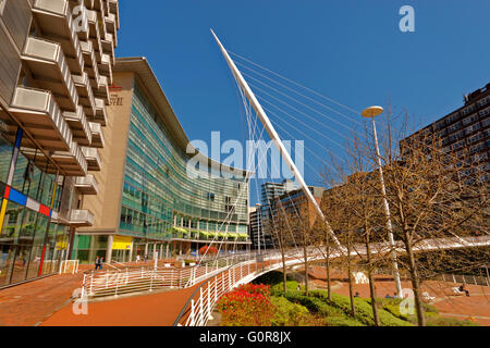 Il Lowry Hotel e la trinità Bridge, città di Salford, Greater Manchester, Inghilterra Foto Stock