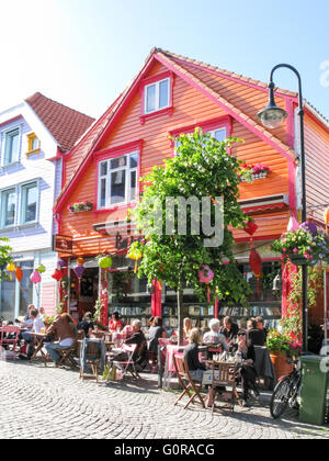 Strada di colore ovre Holmegate nel centro della città di Stavanger, Rogaland, Norvegia Foto Stock