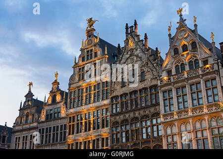 Guildhouses sul Grote Markt Anversa in Belgio Foto Stock