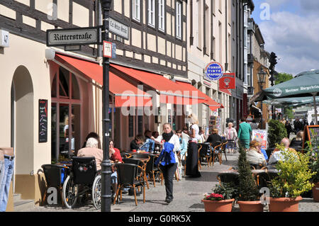 Area pedonale, semi-case con travi di legno, Carl-Schurz-Strasse, città vecchia, Spandau, Berlino, Germania Foto Stock