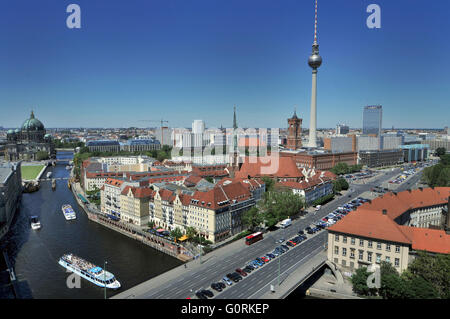 Nikolaiviertel, torre televisiva, Muhlendamm bridge, Sprea, città vecchia, nel quartiere Mitte di Berlino, Germania / M?hlendamm, Muhlendammbrucke, M?hlendammbr?cke, la Torre della TV, Fernsehturm, Nicholas' Trimestre Foto Stock