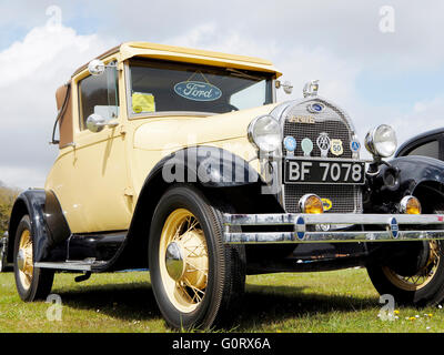 Ford Modello " A " Sport Coupe registrazione BF 7078 costruito1929 sul visualizzatore in corrispondenza di una classic car show a Popham, Hampshire. Foto Stock