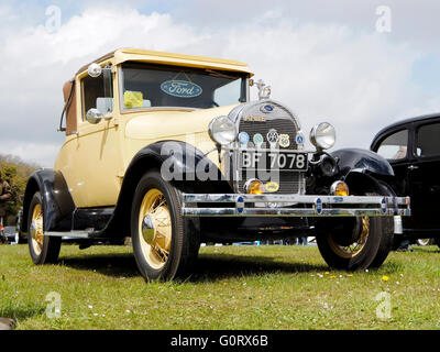 Ford Modello " A " Sport Coupe registrazione BF 7078 costruito1929 sul visualizzatore in corrispondenza di una classic car show a Popham, Hampshire. Foto Stock