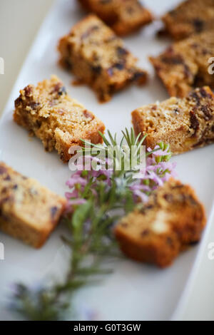 Campioni di partito ofsweek torta cibo a buffet su vassoi professional Foto Stock