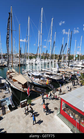 Immagini di Palma International Boat Show 2016 e Palma Superyacht Show 2016 - lussuoso superyacht a vela in primo piano + yachts Foto Stock