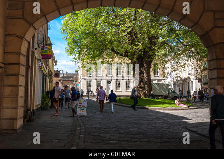 Abbey verde d'estate, bagno, Somerset, Inghilterra, Regno Unito Foto Stock