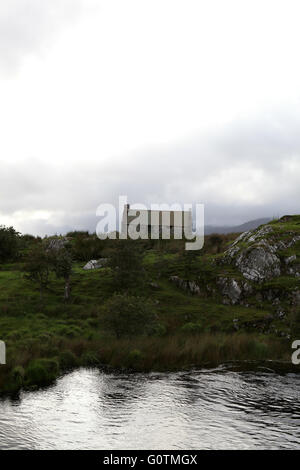 Cottage abbandonati nel Parco Nazionale del Connemara, Connemara, Co. Galway, Irlanda, Europa Foto Stock