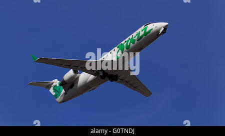 Bombardier CL-600 CRJ200 C-FDJA Air Canada Jazz uscire YOW Ottawa, Canada, 29 aprile 2016 Foto Stock