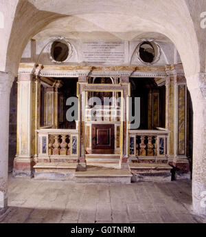 Italia Abruzzo Sulmona Cattedrale di San Panfilo - San Panfilo edicola Foto Stock