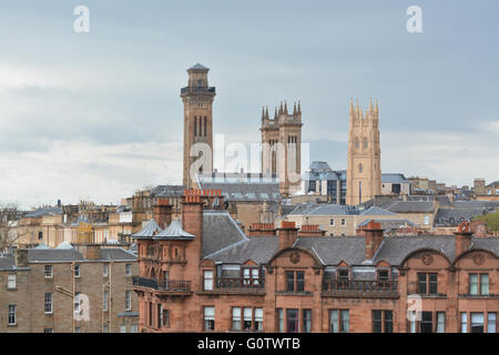 Lo skyline di Glasgow - vista delle torri del Trinity College - la Chiesa di Scozia's College dell'Università di Glasgow e sulla Foto Stock