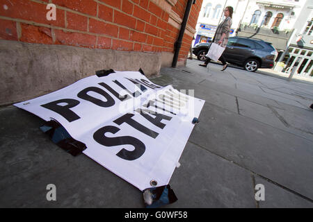 Wimbledon Londra UK. Il 5 maggio 2016. Aperte le urne in Wimbledon come londinesi esprimano il loro voto per il locale e Mayoral elezioni Credito: amer ghazzal/Alamy Live News Foto Stock