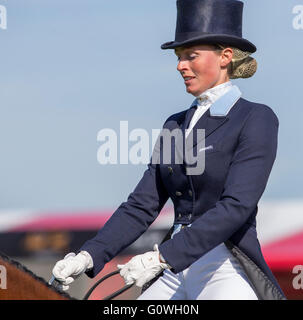 Badminton House, Badminton, UK. 05 Maggio, 2016. Mitsubishi Motors Badminton Horse Trials. Giorno due. Jodie Amos (GBR) equitazione &#x2018;Figaro van het Broekxhof' immettendo l'arena prima che l'elemento di Dressage della Mitsubishi Motors Badminton Horse Trials. Credito: Azione Sport Plus/Alamy Live News Foto Stock