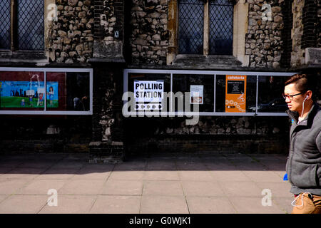 Londra, UK. Il 5 maggio 2016. Stazione di polling aperto in Greenwich,Londra per persone per il loro voto in London mayoral elezione e London Assembly elezioni e © claire doherty/Alamy Live Foto Stock