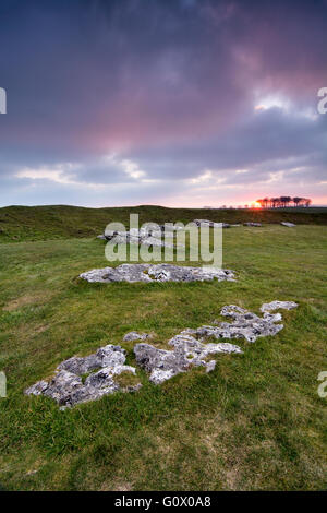 Tramonto a Arbor bassa nel Peak District. Foto Stock