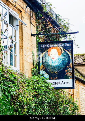 Pub 'testa della regina' Stow-su-il-wold Foto Stock