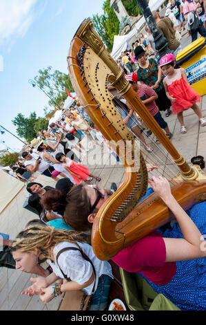 Open-air evento in Krakowskie Przedmieście di Varsavia, la capitale della Polonia. Foto Stock