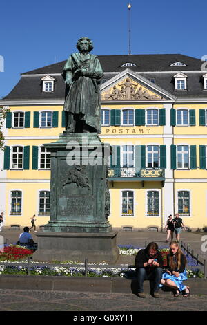 Bonn, Beethoven monumento, Münsterplatz e Post Office, Germania Foto Stock