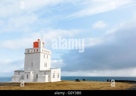 Faro di Dyrhólaey, Sud dell'Islanda Foto Stock