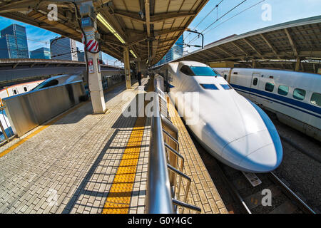 N700 classe bullet train nella stazione di Tokyo Foto Stock