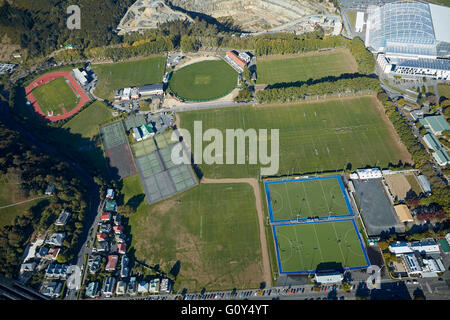 Campi sportivi a Logan Park, e Forsyth Barr Stadium, Dunedin, South Island, in Nuova Zelanda - aerial Foto Stock