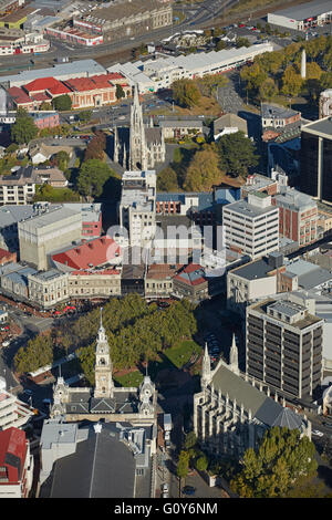 L'Ottagono e la prima chiesa, Dunedin, Otago, South Island, in Nuova Zelanda - aerial Foto Stock