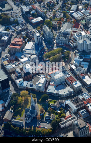 Prima chiesa (fondo) e la Cattedrale di Saint Paul e Camere municipali, l'Ottagono, Dunedin, South Island, in Nuova Zelanda - aerial Foto Stock