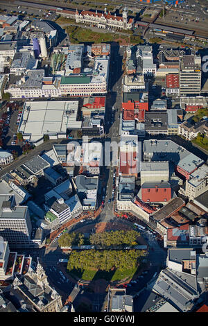 L'Ottagono, inferiore Stuart Street e dalla Stazione Ferroviaria, Dunedin, Otago, South Island, in Nuova Zelanda - aerial Foto Stock