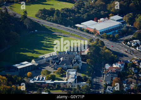 Otago Boys High School, campi sportivi, e Moana piscina, Dunedin, Otago, South Island, in Nuova Zelanda - aerial Foto Stock