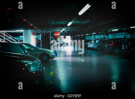 Parcheggio sotterraneo garage, Malaga, Spagna. Questa è la Plaza de la Marina garage.