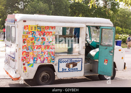 Un buon umore gelato carrello lungo Lincoln Park su una giornata d'estate a Chicago, Illinois, Stati Uniti d'America Foto Stock