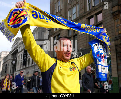 Liverpool, Regno Unito. Il 5 maggio 2016. Ventole Viilarreal nel centro di Liverpool prima del gioco tonights contro il Liverpool ad Anfield Credito: ALAN EDWARDS/Alamy Live News Foto Stock
