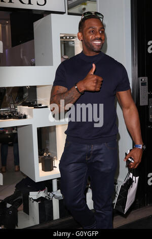 Londra, Regno Unito. Il 5 maggio 2016. Richard Blackwood assiste a coccolare serata organizzata dal lusso gioielli di marca Tresor Parigi a loro flagship store a Londra. Credito: David Johnson/Alamy Live News Foto Stock