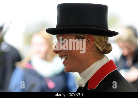 Badminton, UK. Il 6 maggio, 2016. Il 2016 Mitsubishi Motors Badminton Horse Trials. Zara Tindall durante la fase di Dressage il giorno 2. La Mitsubishi Motors Badminton Horse Trials svolgerà 5 - 8 Maggio. Credito: Jonathan Clarke/Alamy Live News Foto Stock