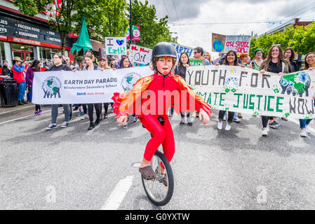 Vancouver Earth Day Parade, organizzata dai giovani per la giustizia climatica ora, Vancouver, British Columbia, Canada, Foto Stock