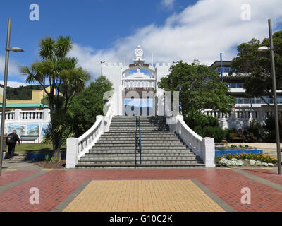 War Memorial & passi a Picton, Isola del Sud, Nuova Zelanda Foto Stock