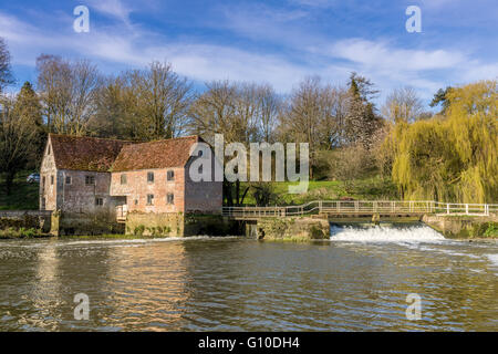 Inghilterra Dorset Sturminster Newton mulino sul fiume Stour Foto Stock