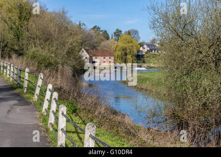 Inghilterra Dorset Sturminster Newton mulino sul fiume Stour Foto Stock