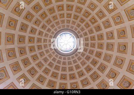 Vista del soffitto del Pantheon di Roma, Italia Foto Stock