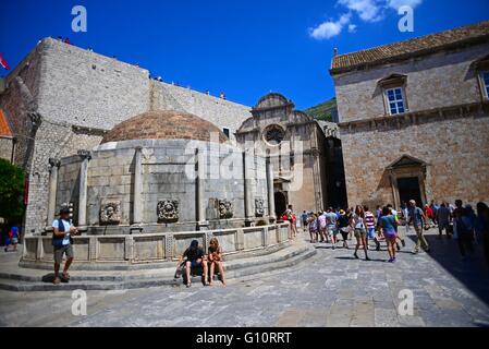 Grande onofrio la fontana nella città vecchia di Dubrovnik, Croazia Foto Stock