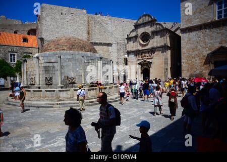 Grande onofrio la fontana nella città vecchia di Dubrovnik, Croazia Foto Stock